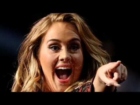 VIDEO : Adele Gets Busted!