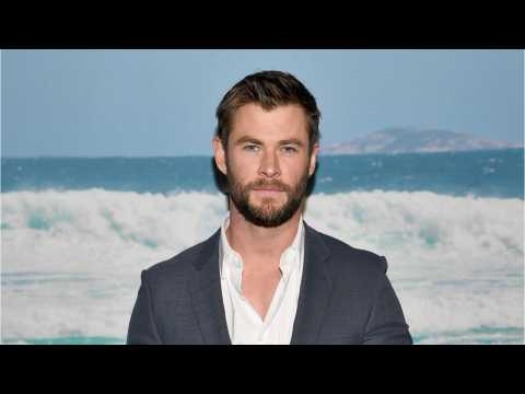 VIDEO : Chris Hemsworth Reveals Workout Secret