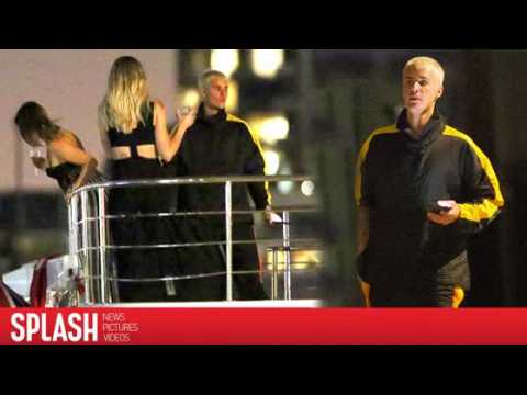 VIDEO : Justin Bieber fait la fte avec des mannequins sur un yacht