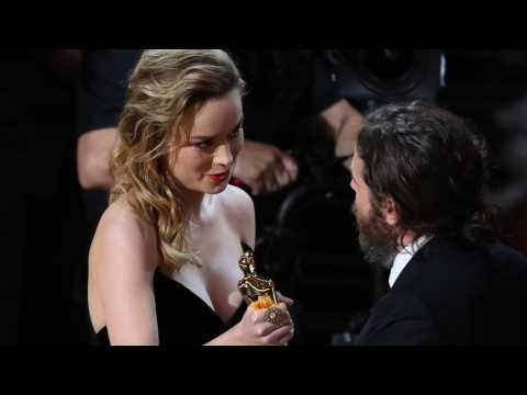 VIDEO : Brie Larson Comments On Not Applauding Casey Affleck