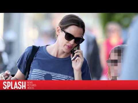 VIDEO : Jennifer Garner Blows Off Marriage Reconciliation Question