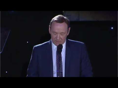 VIDEO : Kevin Spacey Will Host The Tony Awards