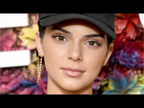 VIDEO : Kendall Jenner Identifies As More Jenner
