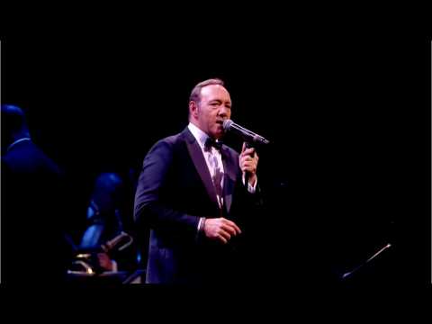 VIDEO : Kevin Spacey to host the Tony Awards