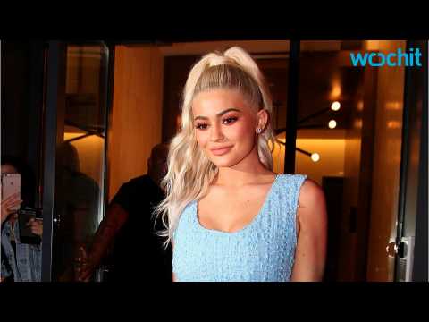 VIDEO : Kylie Jenner Apologizes For Lying To Fans