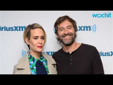 VIDEO : Sarah Paulson and Mark Duplass Talk Love