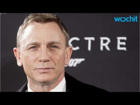 VIDEO : Will Daniel Craig Stick With James Bond?