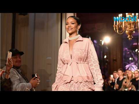 VIDEO : Rihanna?s Employees Celebrated Boss Appreciation Day