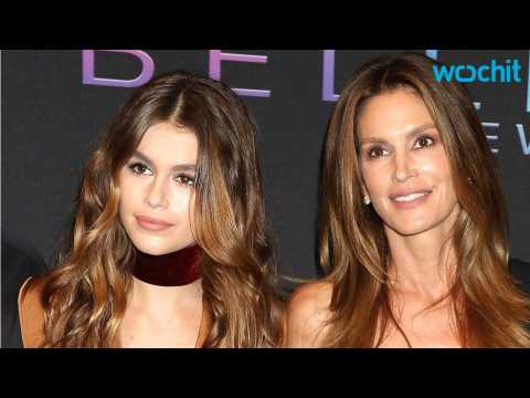 VIDEO : Model Kaia Gerber Spitting Image of Mom, Cindy Crawford