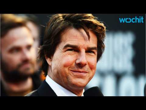 VIDEO : Tom Cruise Brings 