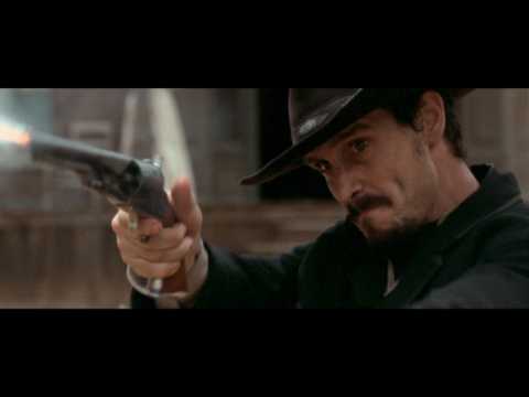 VIDEO : Ethan Hawke, John Travolta 'In a Valley of Violence' Feature