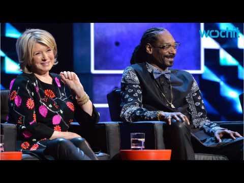 VIDEO : Martha Stewart and Snoop Dogg Are The Real Squad Goals