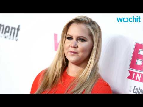 VIDEO : Amy Schumer Promises a ?Squeaky Clean Show? After Pissing Off Trump Fans