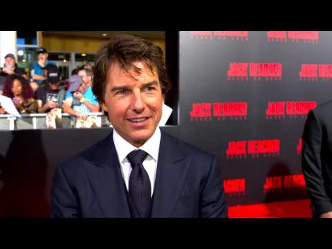 VIDEO : Tom Cruise Excites New Orleans At  'Jack Reacher: Never Go Back' Premiere