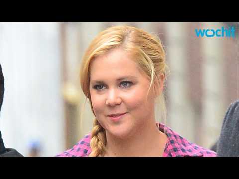 VIDEO : Amy Schumer Receives Backlash over 