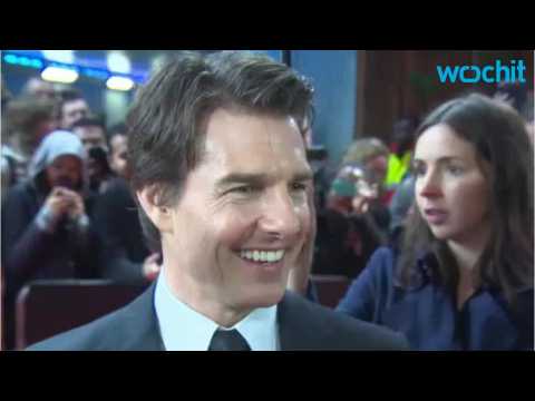 VIDEO : Tom Cruise Gets Serious with Mystery Brit