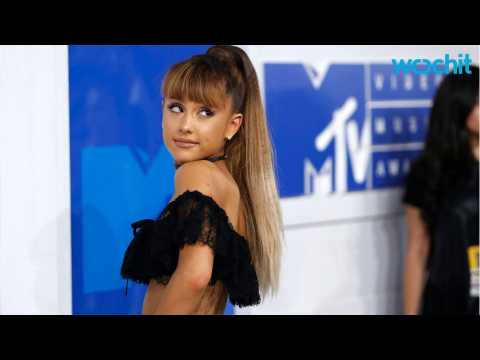 VIDEO : Ariana Grande Freaks Out In Ellen's Haunted House