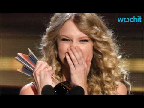 VIDEO : Taylor Swift's Career Hits Double Digits