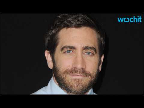 VIDEO : Jake Gyllenhaal And Ryan Reynolds Encounter Aliens In 