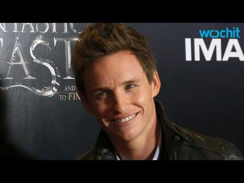 VIDEO : How Many Real-Life Animals Eddie Redmayne Can Impersonate?