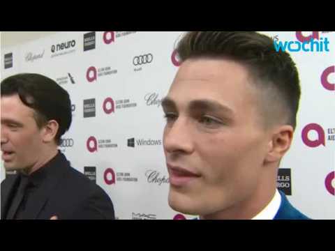 VIDEO : Colton Haynes Is The Best Live-Action Miss Piggy For Halloween