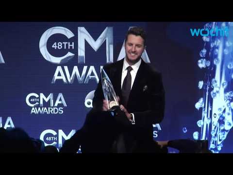 VIDEO : Luke Bryan Going for CMA 'Three-Peat'