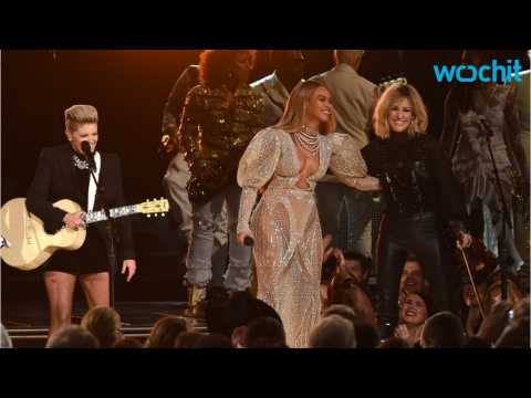 VIDEO : Gabrielle Union Speaks on Beyonc's CMA Award Duet With The Dixie Chicks