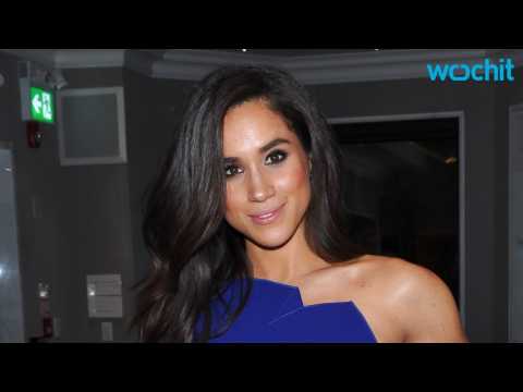 VIDEO : Prince Harry's Squeeze Meghan Markle Steps Out