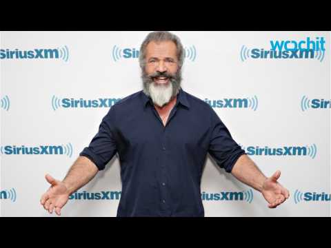 VIDEO : Mel Gibson Decides Not To Vote