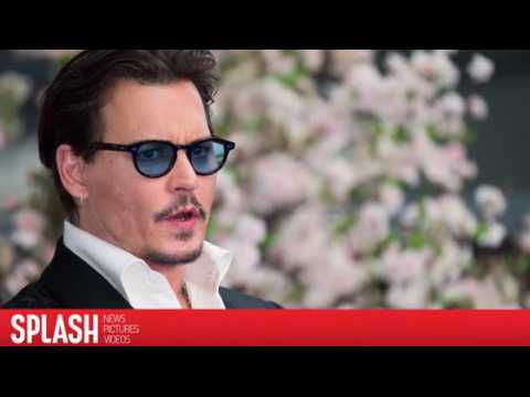 VIDEO : Fans Call for Johnny Depp to be Removed from 