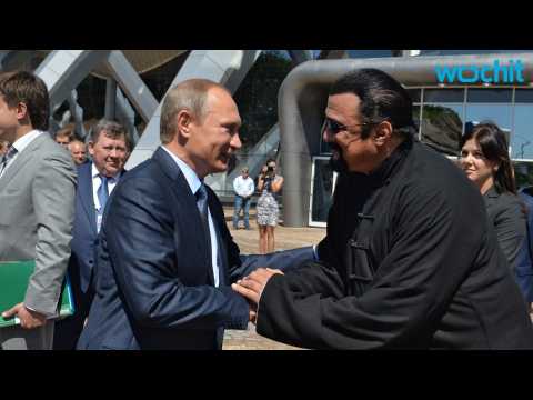 VIDEO : Vladimir Putin Makes Steven Seagal A Russian Citizen