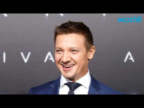 VIDEO : Jeremy Renner Discusses His Character in 'Arrival'