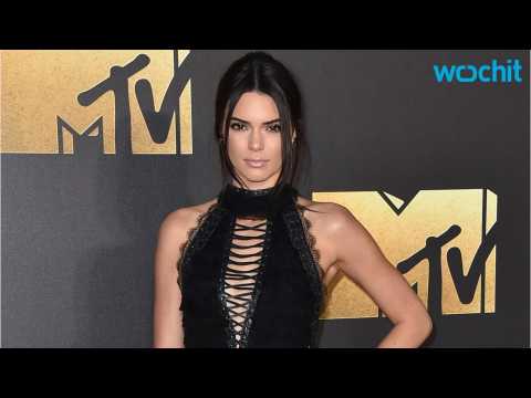 VIDEO : Kendall Jenner Rides In Style For New Project