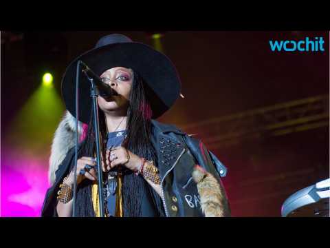 VIDEO : Erykah Badu To Host The 2016 Soul Train Awards