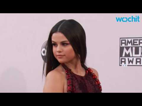 VIDEO : Selena Gomez Goes Back To Rehab