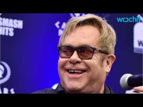 VIDEO : Elton John Writing Autobiography