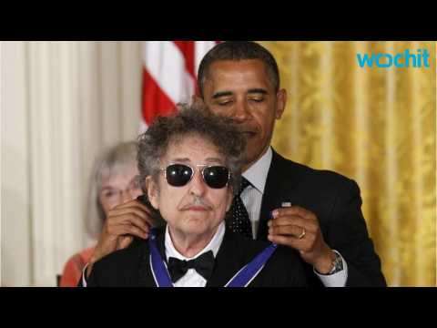 VIDEO : President Obama Congratulates Bob Dylan on Nobel Prize