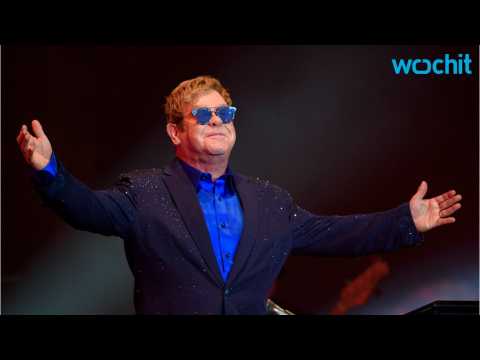 VIDEO : Elton John To Publish Autobiography