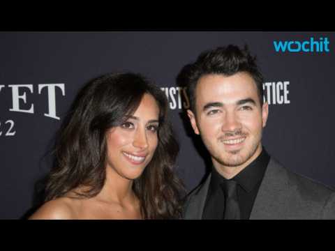 VIDEO : Kevin and Danielle Jonas Welcome Second Child!