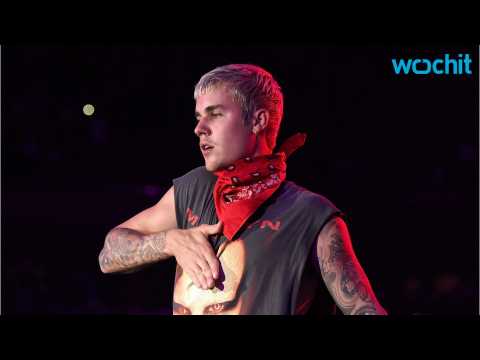 VIDEO : Justin Bieber Lashes Out Again At Fans For Screaming At Shows