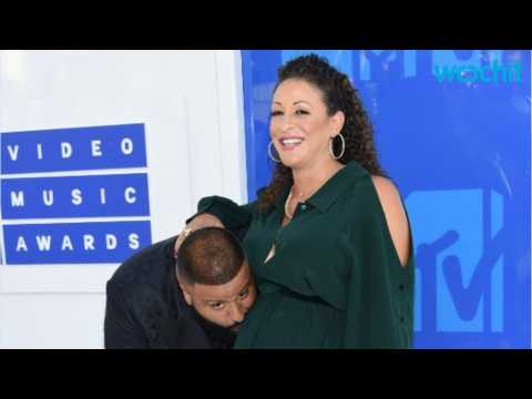 VIDEO : DJ Khaled And Fianc�e Present New Son On Snapchat