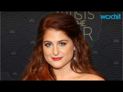 VIDEO : Meghan Trainor & Daryl Sabara Officially Dating