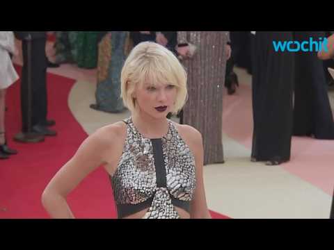 VIDEO : Taylor Swift Brings Out The Crowd For U.S. Grand Prix