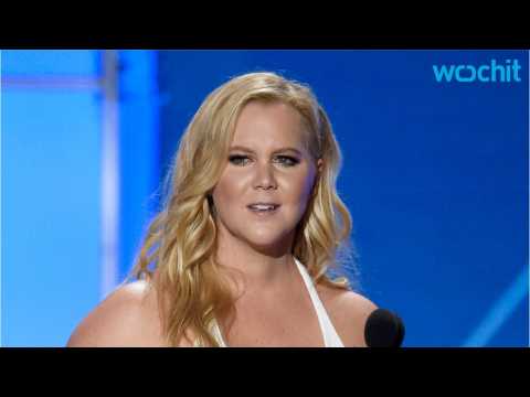 VIDEO : Amy Schumer and Goldie Hawn Slammed On Twitter
