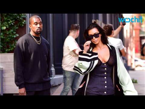 VIDEO : Kim Kardashian Makes First Appearance After Robbery