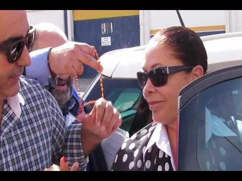 VIDEO : Isabel Pantoja firma su libertad