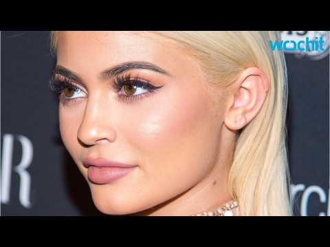 VIDEO : Kylie Jenner Addresses Plastic Surgery Rumors