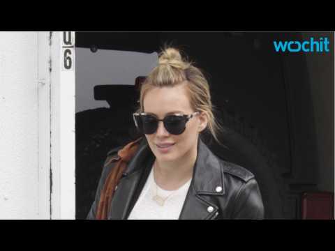 VIDEO : Hilary Duff Is Dating Her Trainer