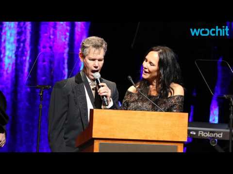 VIDEO : Randy Travis Sings 'Amazing Grace' At Hall Of Fame Induction