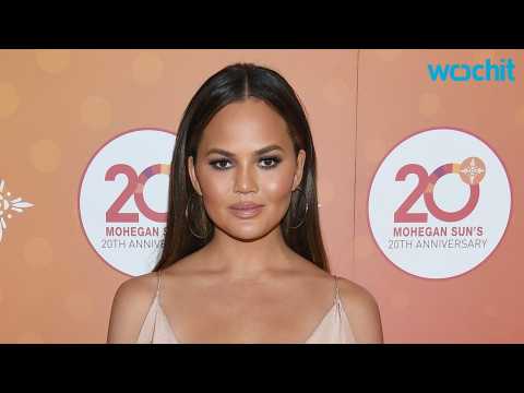 VIDEO : Chrissy Teigen Posts Picture For Friend's B-Day